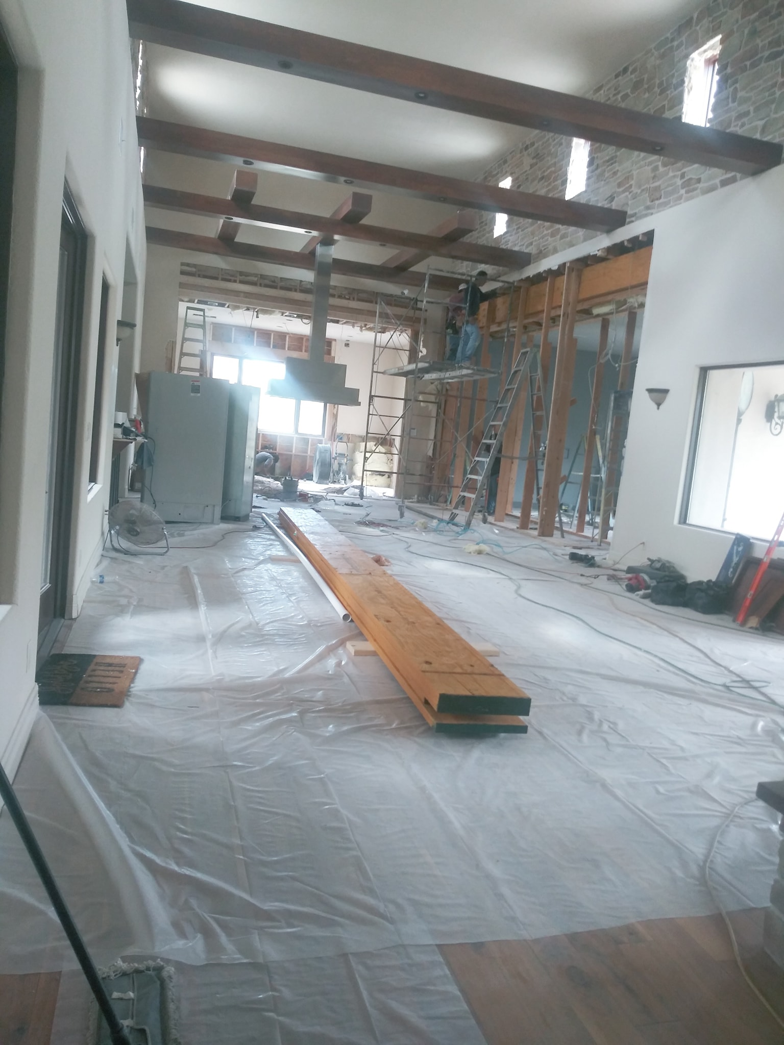 ALBERTO'S CONSTRUCTION